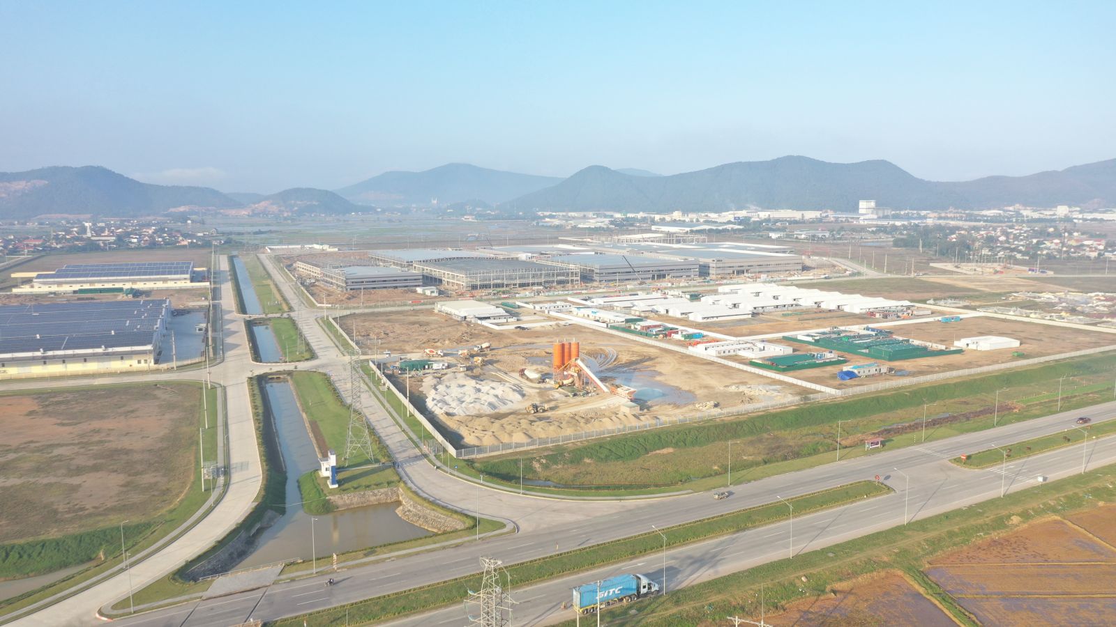 Industrial zones receive Vietnam investment recommendation from the government and developer