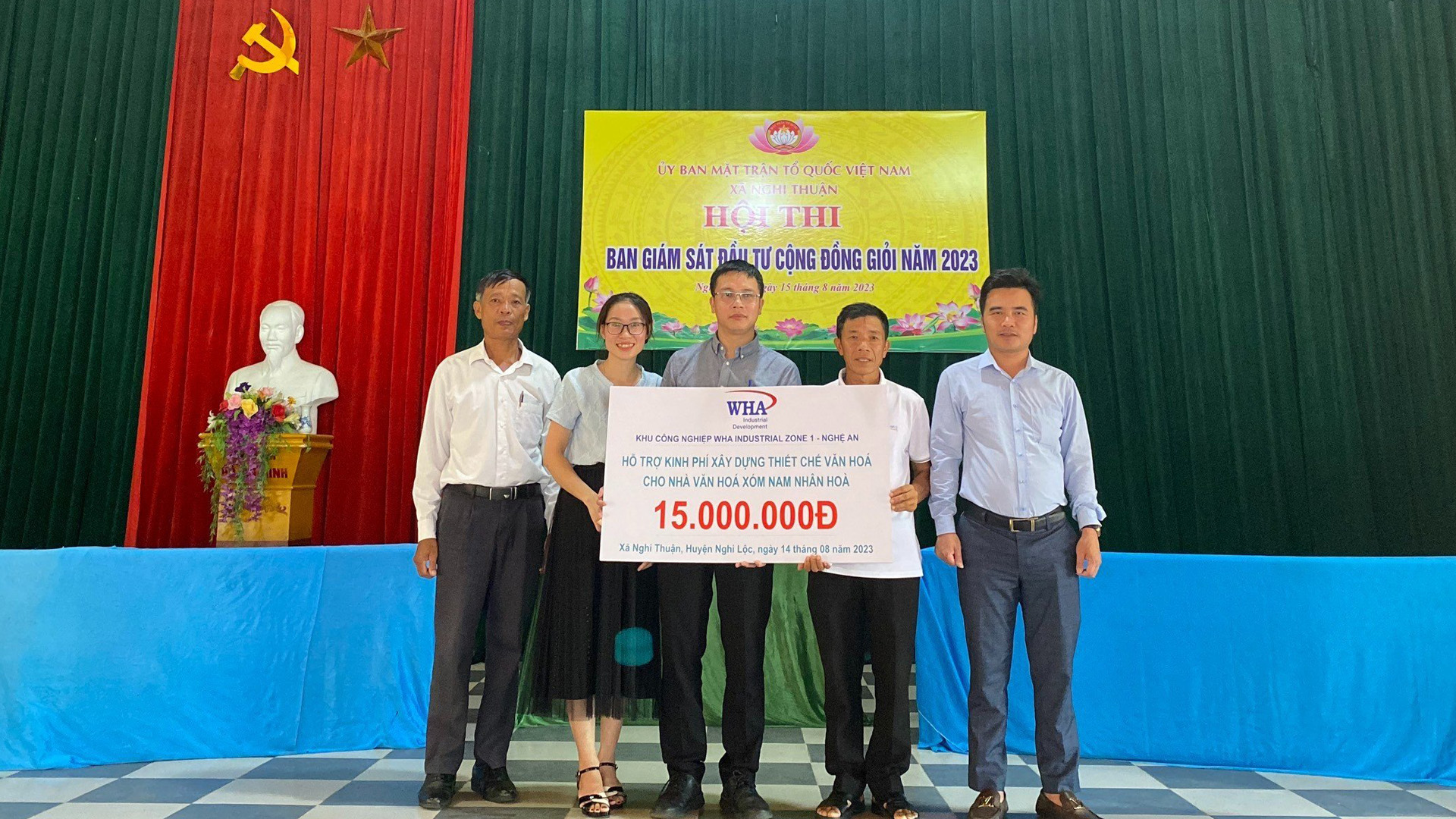 WHA Industrial Zone Nghe An JSC donated around VND 70 million to Khanh Thien, Nam Nhan Hoa, and Bac Nhan Hoa hamlets.
