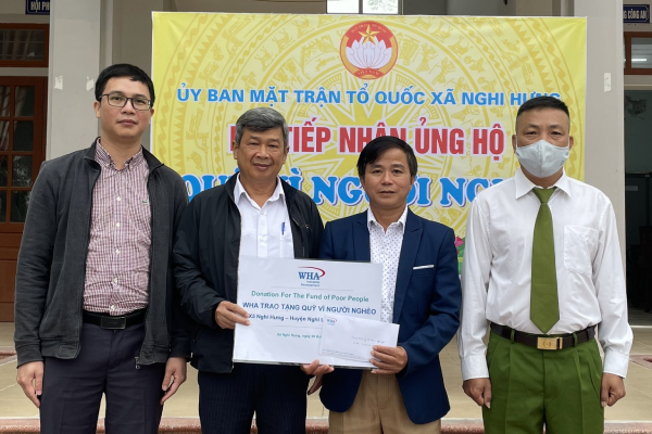 WHA Donates Funds for Low-income Families in Nghi Hung Commune