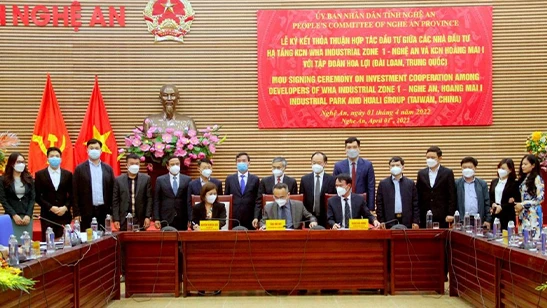 WHA Industrial Zone 1- Nghe An Signs MoU with HuaLi Group to Invest in a New Project