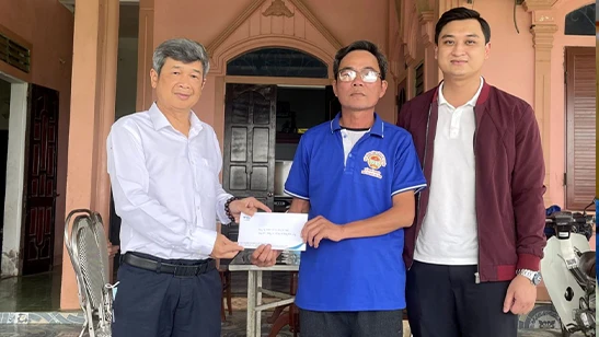 WHA Industrial Zone 1 - Nghe An Donates to Support the Enhancement of Flagpole and Lighting System on the Roads of Ru Than Hamlet